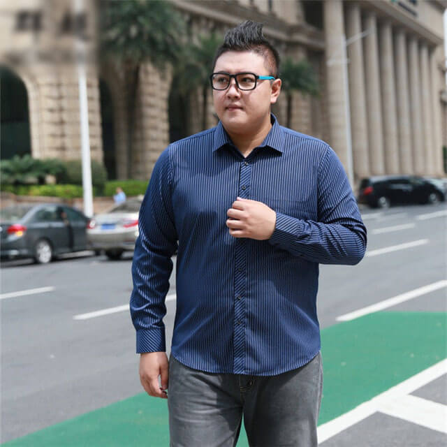 Cách chọn áo sơ mi nam cho người mập béo Áo sơ mi sọc dọc nhỏ là lựa chọn lý tưởng